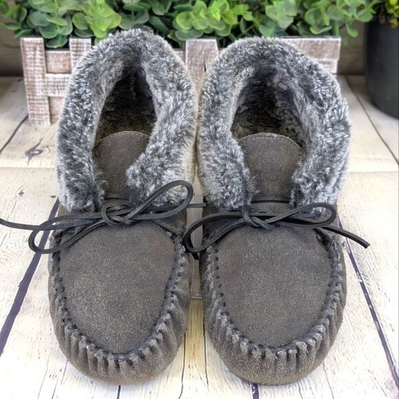 Minnetonka Cabin Booties Slippers - Picture 2 of 9